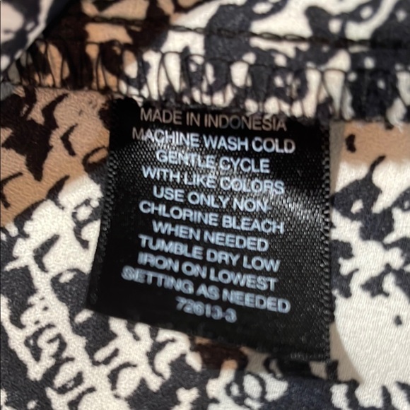 Worthington Black and White Sleeveless Button Down Shirt Front Pockets - Picture 16 of 16